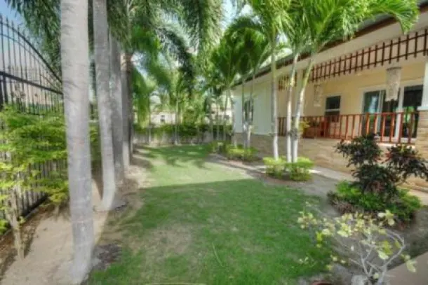 NATURAL HILL 1 : Lovely 3 Bed Pool Villa 2