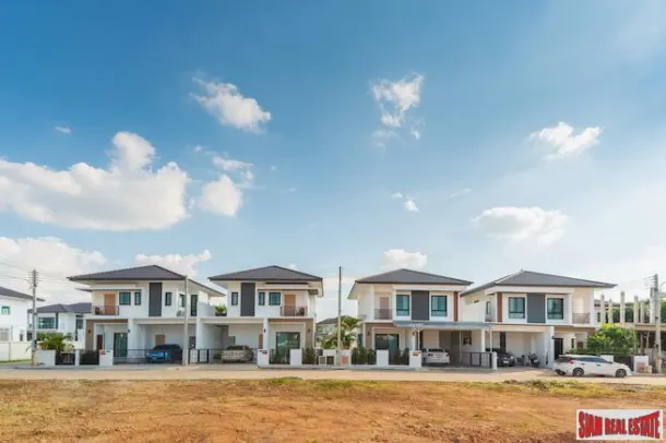 New Three Bedroom Twin Homes for Sale in San Sai Noi, Chiang Mai 4