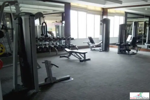 Athenee Residence - Spacious Modern Two Bedroom Condo for Rent in Phloen Chit 2