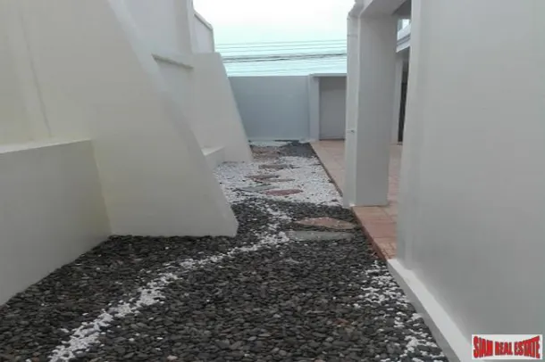 2 Bedroom Modern Beach Front Pool Villa 4