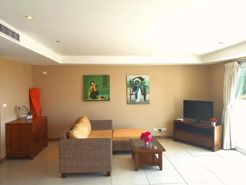 Sea View 2-Bedroom Apartment on Kata Hill with Pool &amp; Large Balcony - 110 sqm 4