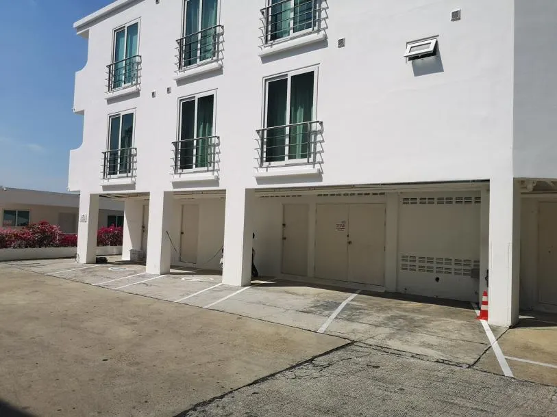 Sea View 2-Bedroom Apartment on Kata Hill with Pool &amp; Large Balcony - 110 sqm 2