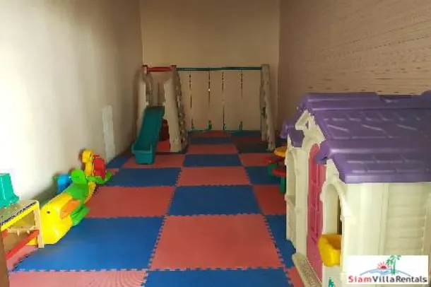 Three Bedrooms, Three Bathroom plus Study for Rent in a Luxury Apartment Complex 3