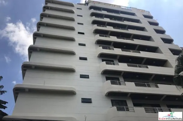 Extra Large Pet Friendly Three Bedroom Condos for Rent in Asok 2