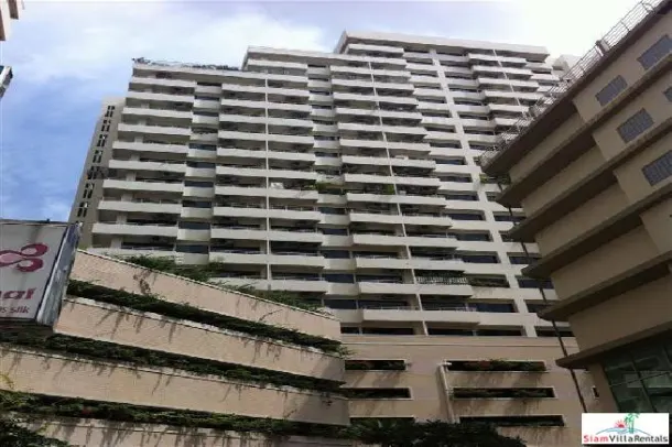 Saranjai Mansion - Impressive 3 Bedroom Sukhumvit Condo with Scenic Roof Garden for Rent 4