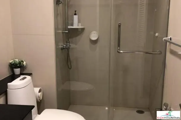 Nusasiri Grand Condo - Spacious Furnished Two Bedroom Condo for Rent Close to BTS Ekkamai 2