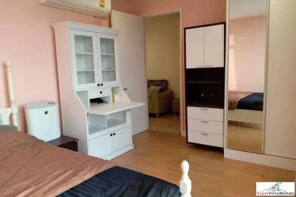 Nusasiri Grand Condo - Spacious Furnished Two Bedroom Condo for Rent Close to BTS Ekkamai 4