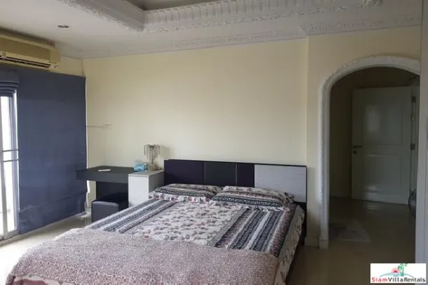 Saichon Mansion - River and Pool Views from this Three Bedroom Condo in Krung Thonburi 2