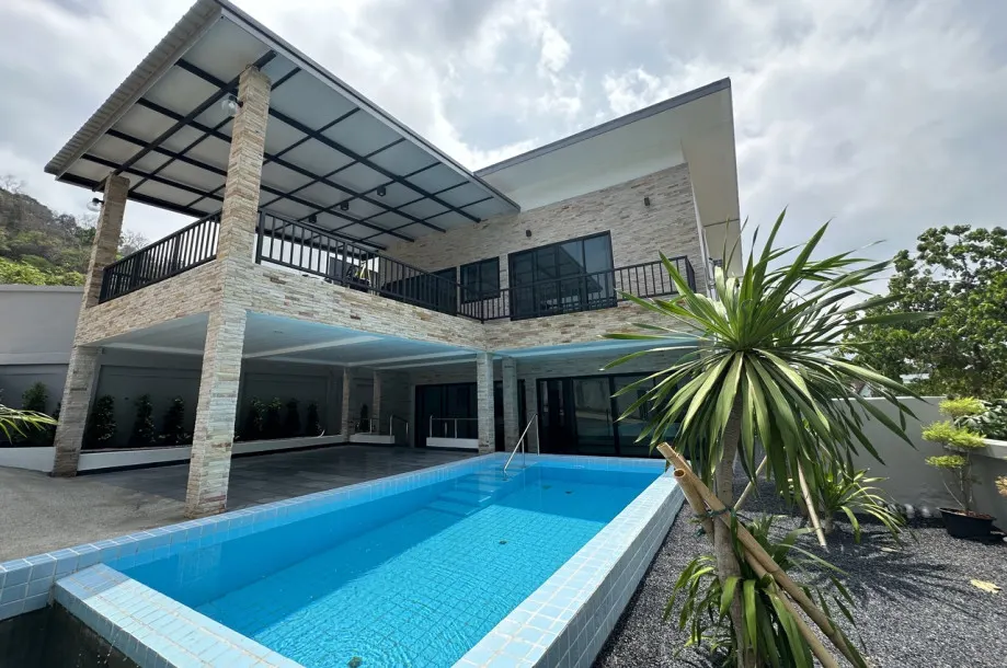 3-bed Villa for rent in Rawai — 3-bedroom villa · Rawai