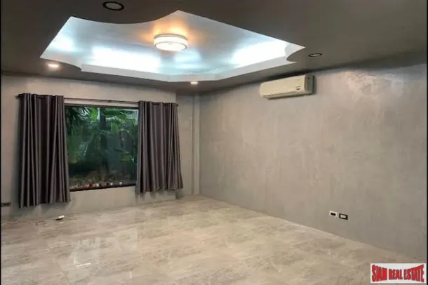 Noble Tara Town in Town - Large Three Bedroom Two Storey House with Nice Garden for Rent in Ekkamai 2
