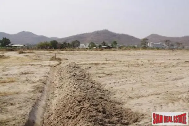 Plot of Land Near Golf Course for sale ready to be build on. 4