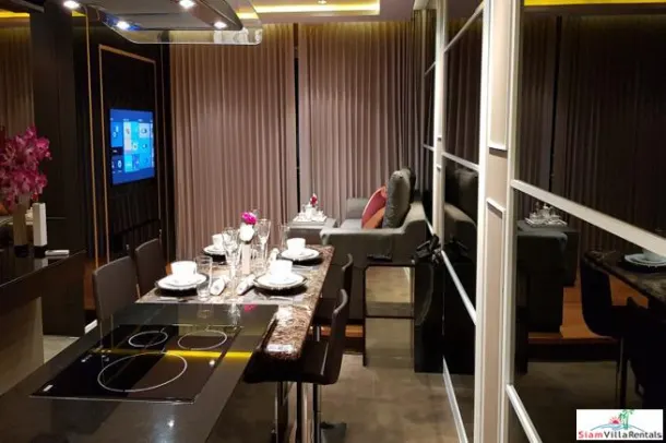 Skywalk Condo - Fantastic City Views from this Contemporary Two Bedroom Condo in Phra Khanong 2