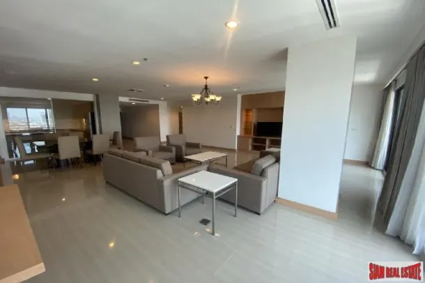 4-bed Apartment for rent in Ekkamai — 4-bedroom apartment · Ekkamai