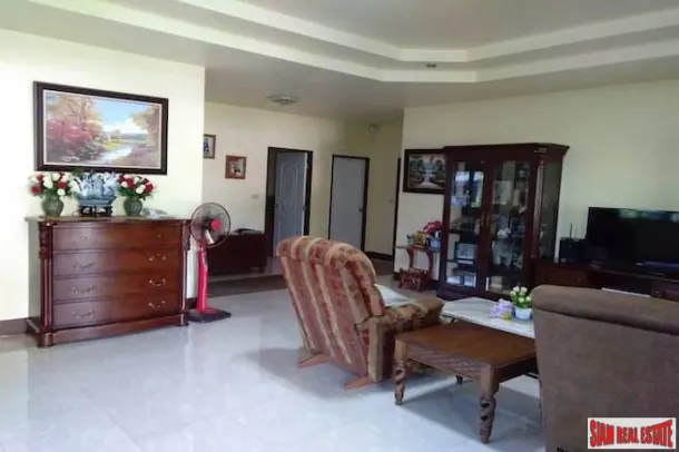 Inthara Chitchai Village - Three Bedroom House on Large Green Land Plot for Sale in Doi Saket 3