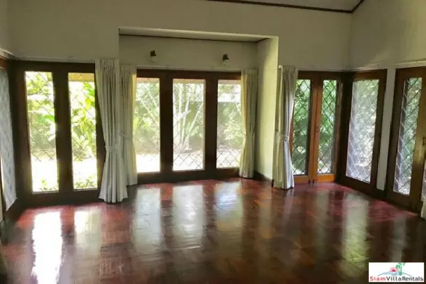 Single Family House with Private Pool in the Heart of the City, Phormphong BTS, Bangkok 3