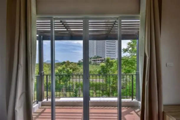 TUSCANY VILLAS : Beautiful Scenery Beachfront Premium Villa 3