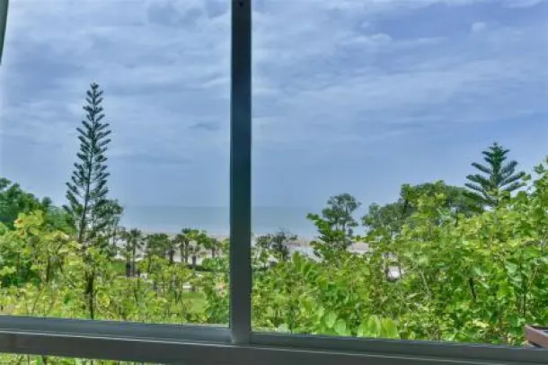 TUSCANY VILLAS : Beautiful Scenery Beachfront Premium Villa 2