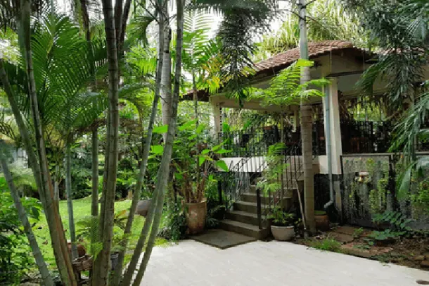 Big Beautiful 4 bedroom house and land for sale - South Pattaya 4