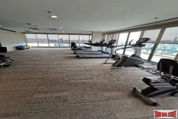 The Lakes - Modern One Bedroom Luxury Condo for Rent with Views next to Benchakiti Park, Asoke 3