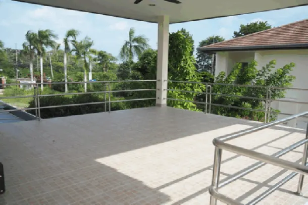 Large 4 bedroom house opposite mapprachan lake for sale -East pattaya 2