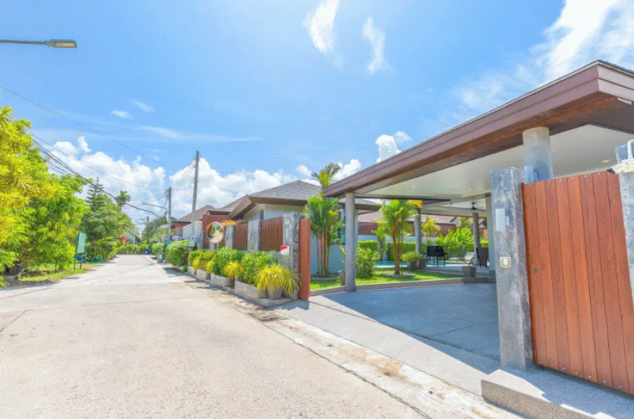 Private Pool Villa - Elegant 3-Bedroom Tropical Residence for Rent in Pasak, Phuket 4
