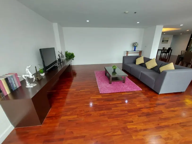 Sathorn Gallery - Three Bedroom Unit With its Luxury and Spacious Resort Style on Silom,Bangkok. 2
