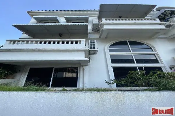 4-bed Villa for sale in Asoke — 4-bedroom villa · Asoke