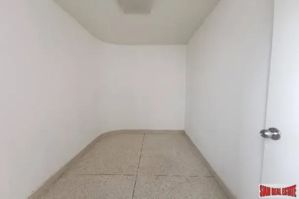 Jamy Twin Mansion - 3 Bedroom and 3 Bathroom Condominium for Rent in Phrom Phong Area of Bangkok 4