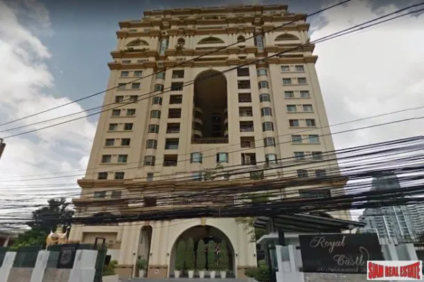 Royal Castle Sukhumvit 39 - Spacious Three Bedroom Condo with Built-in Furniture for Rent in Phrom Phong 4