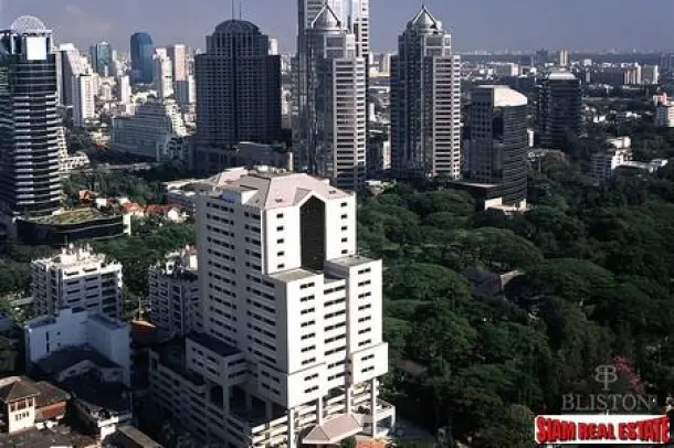 Bliston Suwan Parkview - Two Bedroom, Two Bathroom Apartment for Rent at Soi Tonson, Chitlom Station 3