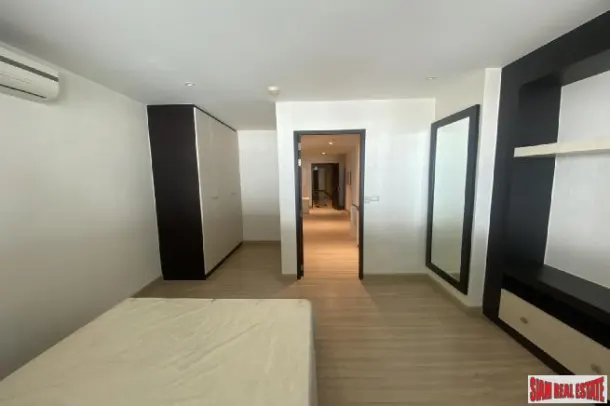 Sky Walk Condo - Elegant Two Bedroom for Rent in Phra Khanong. 6