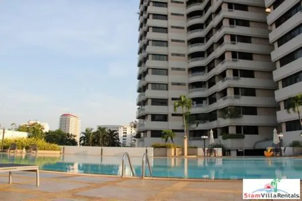 Ruamsuk Condominium - Extra Large Three Pet Friendly Bedroom Corner Unit with Fantastic City Views for Rent on Sukhumvit 26 4