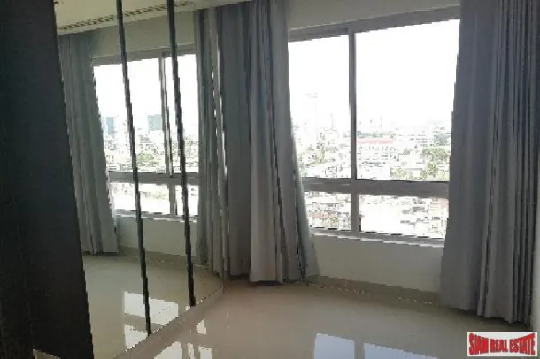 The Loft Yenakart - Nice Two Bedroom Condo with City Views For Rent in Sathorn 2