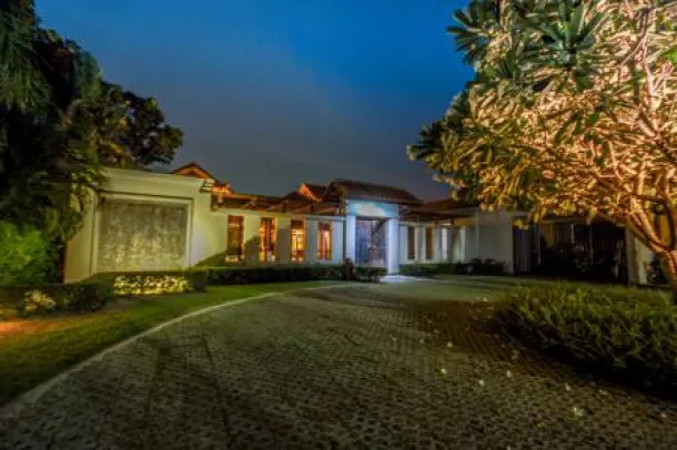 IMMACULATE 5 BED POOL VILLA ON GOLF COURSE 4