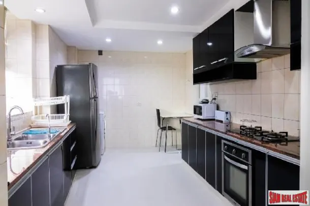 President Park Condominiums in Sukhumvit 24 - 3 Bedrooms and 3 Bathrooms in Phrom Phong Area of Bangkok 2