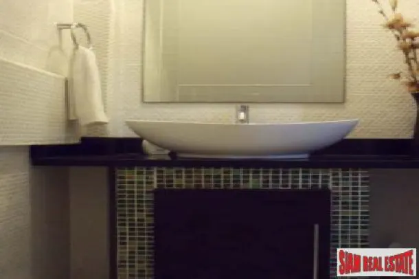 Five Store Large Townhouse for Rent in the On-nut Area, Bangkok 2