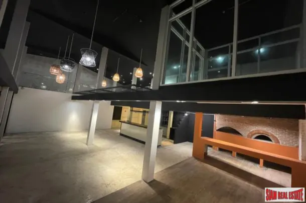 For Rent One Bedroom House with Opportunity for Business in Central Hua Hin - Close to the Beach 2