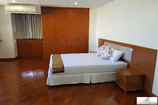 Ruamsuk Condominium - Large Corner Apartment with Four Ensuite Bedrooms for Rent on Sukhumvit 26 3