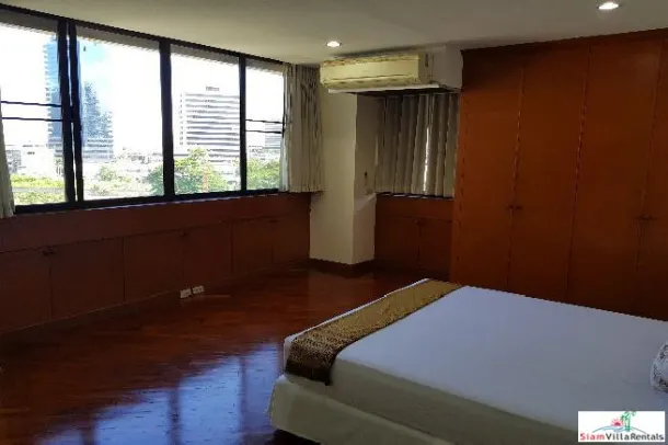 Ruamsuk Condominium - Large Corner Apartment with Four Ensuite Bedrooms for Rent on Sukhumvit 26 2
