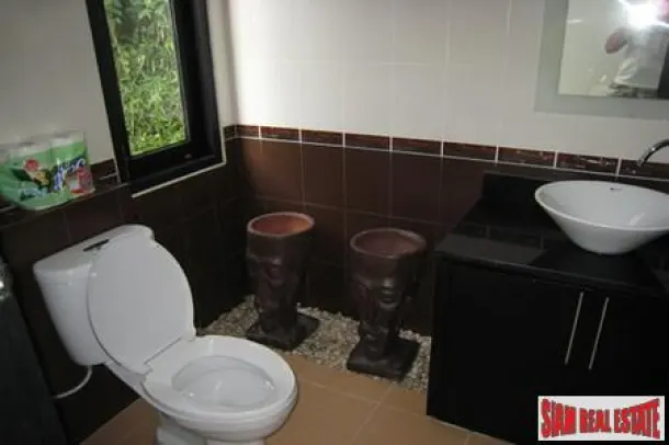 Modern Three Bedroom Pool Villa with Thai Style Guesthouse in Ao Por 2