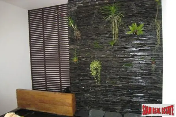 Modern Three Bedroom Pool Villa with Thai Style Guesthouse in Ao Por 4