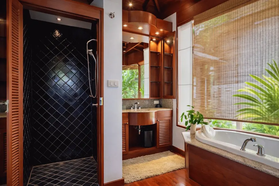3-Bedroom Balinese Villa - Lush Zen Retreat with Panoramic Sea View 2