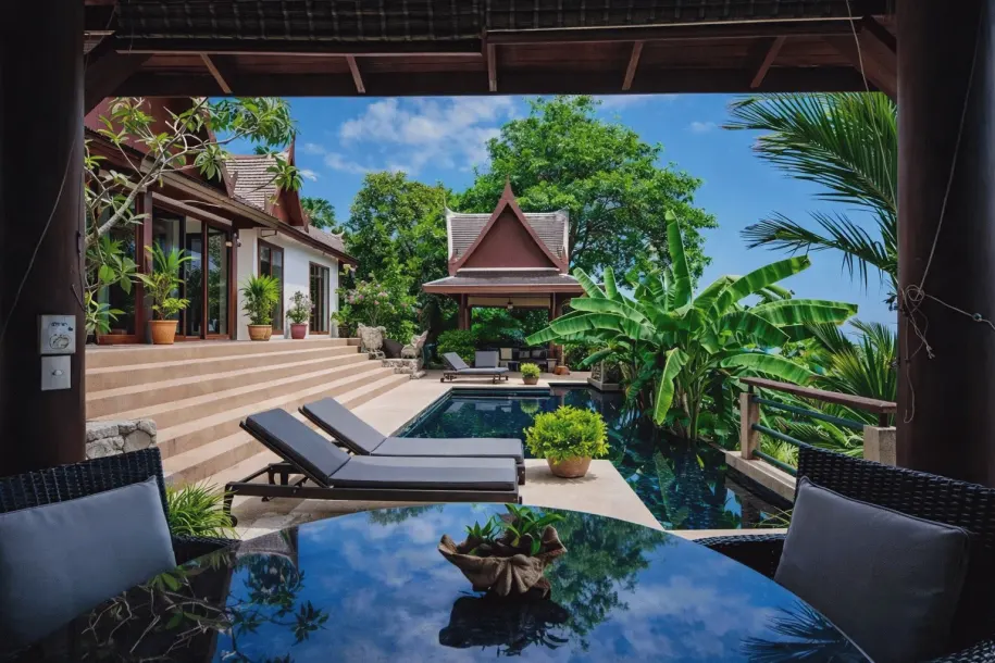 3-Bedroom Balinese Villa - Lush Zen Retreat with Panoramic Sea View 4