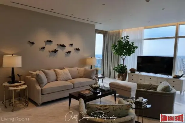 Four Seasons Private Residences - Elegant Two Bedroom Condo for Rent with Outstanding City Views 2