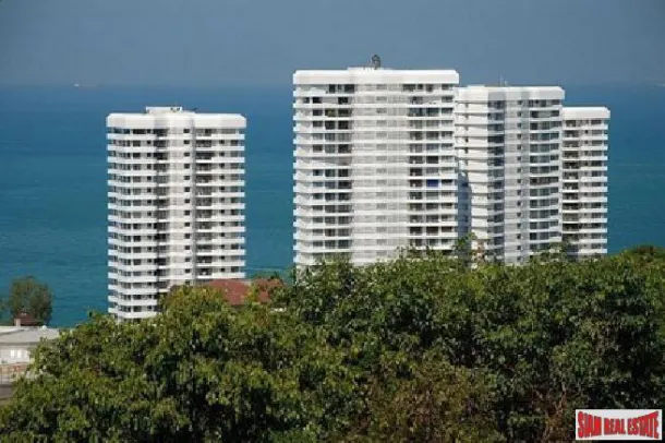 Luxury 3 bedrooms condo up on the hill of Pattaya for sale - Phratamnak Hill 4