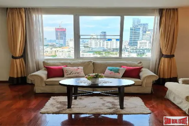 Piyathip Place Apartments - 3 Bedrooms and 3 Bathrooms for Rent in Phrom Phong Area of Bangkok 3