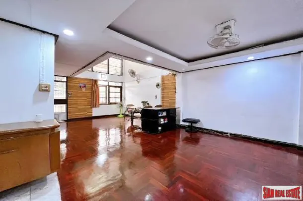 Townhome in Phrom Phong - Spacious 5-Bedroom 5-Bathroom Townhome For Rent In Popular Bangkok Neighborhood 2