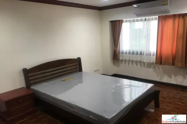Service Apartment - Spacious 3 Bedroom with Maid quarter Apartment in Convenient Location Between Asoke &amp; Nana BTS 2