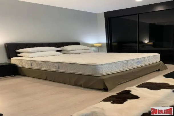 Rhythm Sukhumvit 44/1 - 1 Bedroom Loft Condo with Modern Amenities, Short Walk to BTS Phra Khanong, Bangkok 2