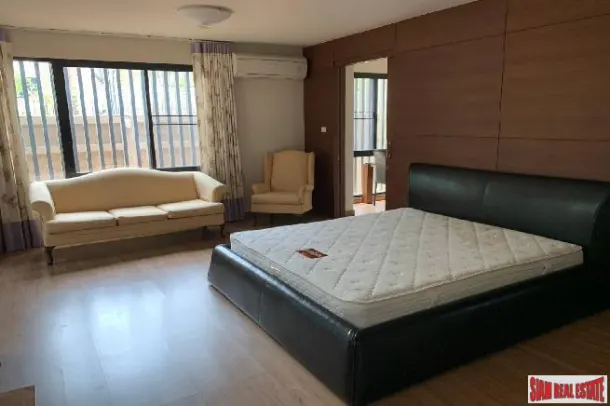 Baan Piyabutr - Large Three Bedrooms Condo for Rent with Extra Balconies and City Views 3